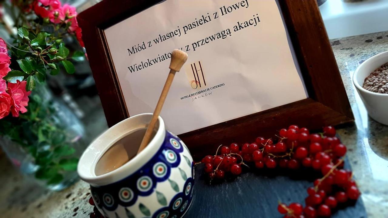 Hotel Jankow Жари Екстер'єр фото